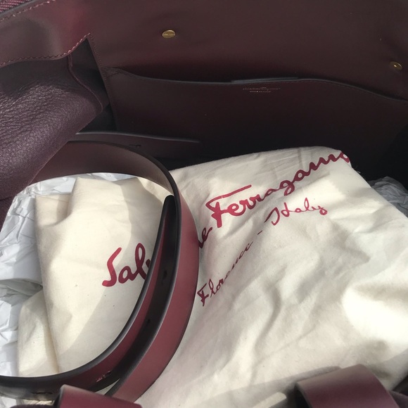 Salvatore Ferragamo double strap duffle bag - Picture 8 of 11